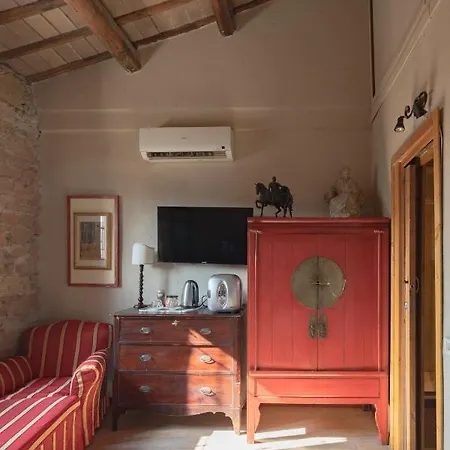St. Martin Nocleg ze śniadaniem 4*